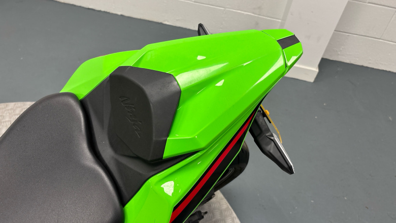 Kawasaki Ninja Zx 4 ZX400SRFNN (24MY)